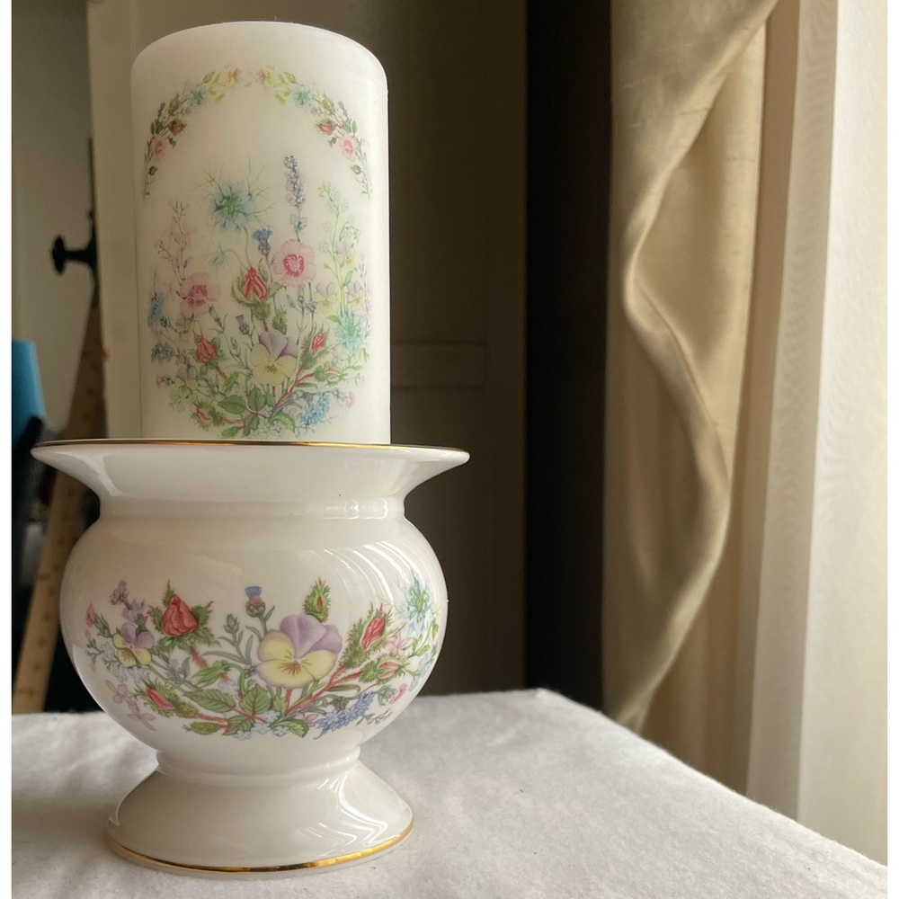 AYNSLEY CANDLEHOLDER with MATCHING CANDLE.   UNUSED.